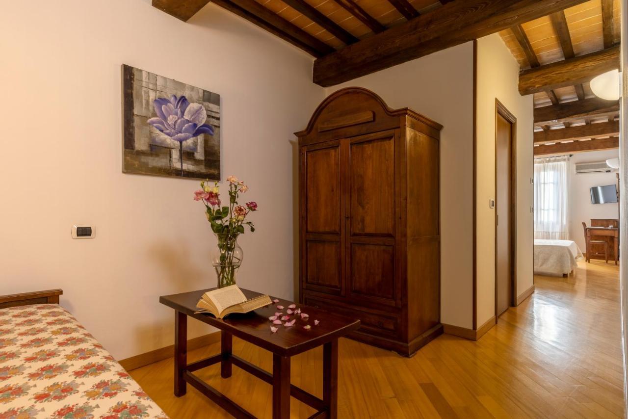 Hotel La Pace Asciano Buitenkant foto