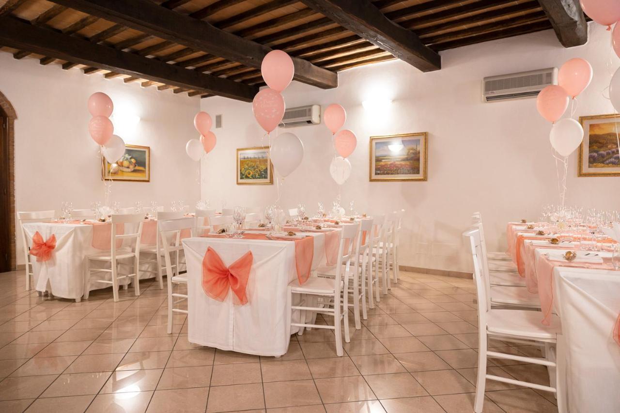 Hotel La Pace Asciano Buitenkant foto
