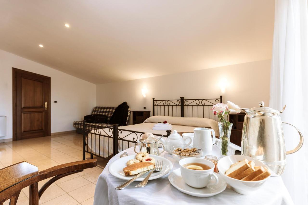 Hotel La Pace Asciano Buitenkant foto