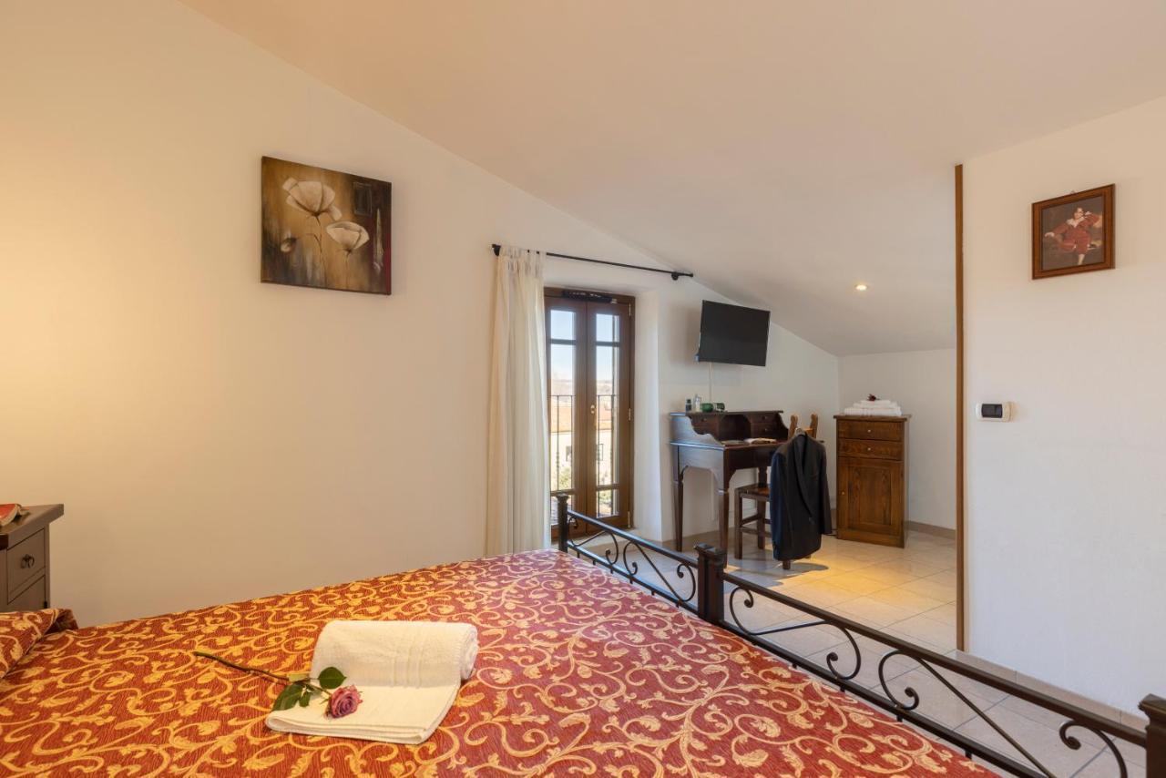 Hotel La Pace Asciano Buitenkant foto